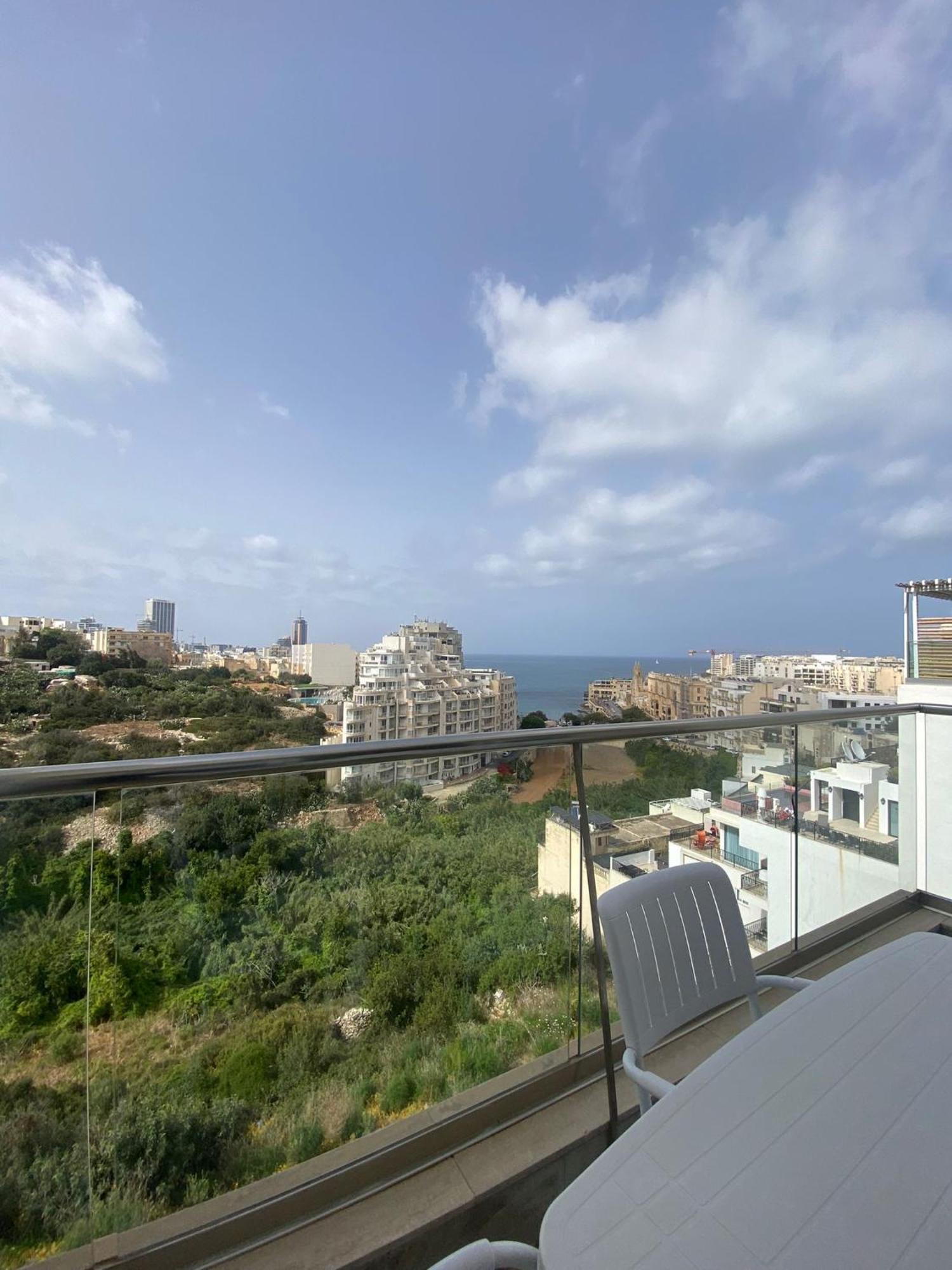 Spectacular Distant Seaview Apt Sliema Exterior photo